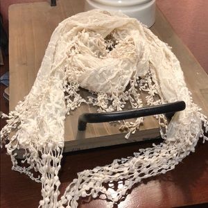 🔥🔥🔥SALE: Cream lace scarf🔥🔥🔥